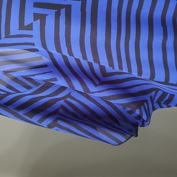 AGB, women's blouse,  black and Royal blue. Size large. Raglan sleeves. - Picture 3 of 9